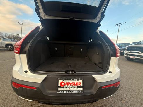 Used 2020 Volvo XC40 T5 R-Design image 14