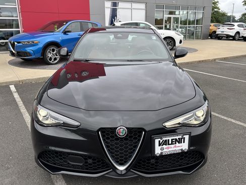 Certified 2023 Alfa Romeo Giulia Ti AWD/4WD image 11