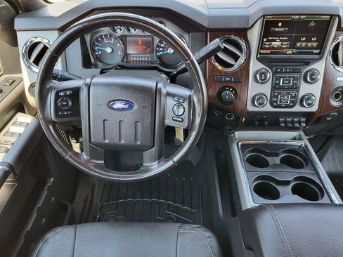 Used 2016 Ford F250 Lariat w/ Lariat Interior Package AWD/4WD image 31