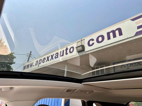 Used 2022 Ford Escape Titanium image 13