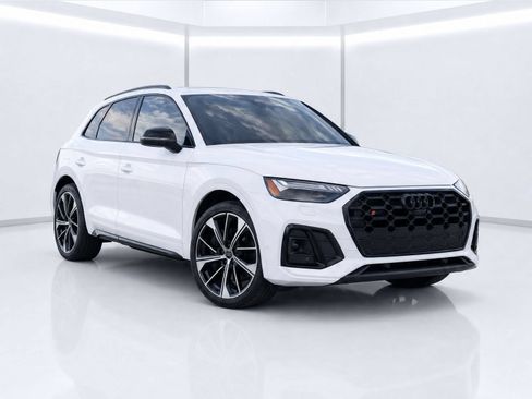 Certified 2024 Audi SQ5 Prestige AWD/4WD image 6