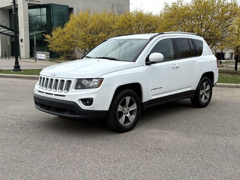 Used 2017 Jeep Compass High Altitude image 2