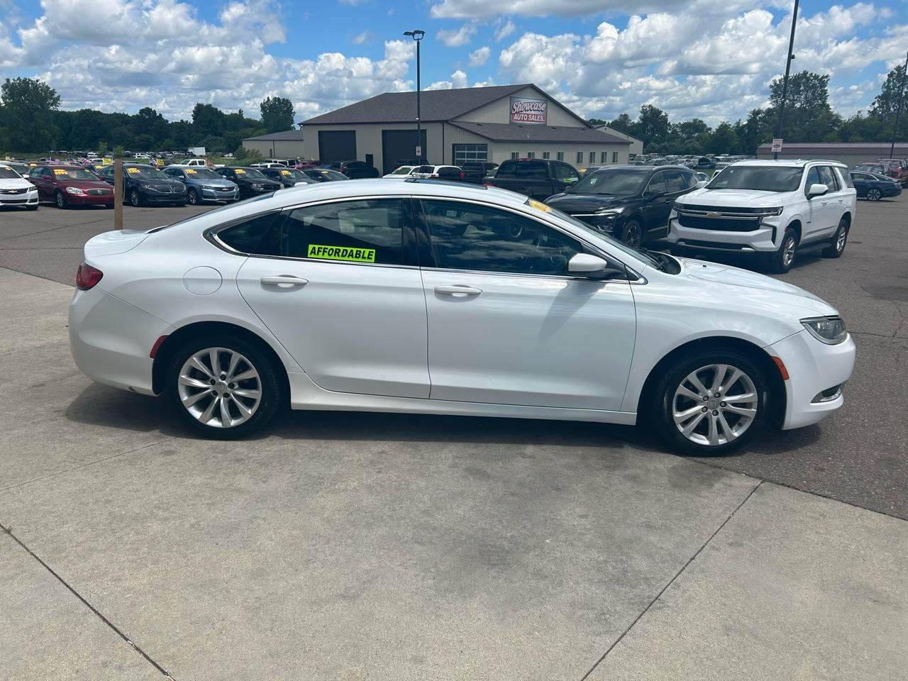 Used 2015 Chrysler 200 Limited w/ Convenience Group FWD image 4