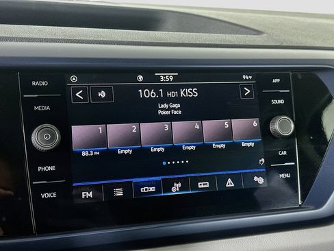 Used 2023 Volkswagen Taos SE w/ Panoramic Sunroof Package FWD image 21