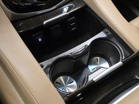 Used 2018 Cadillac Escalade Platinum AWD/4WD image 44