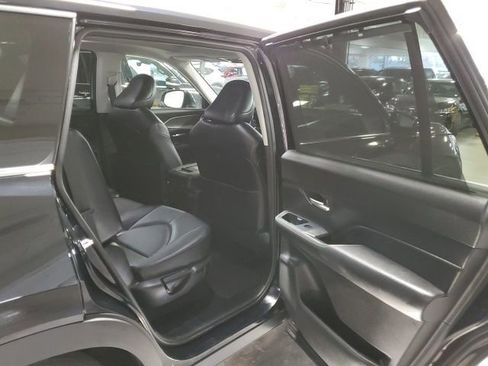 Used 2024 Toyota Grand Highlander XLE image 24