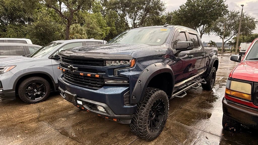 Used 2019 Chevrolet Silverado 1500 RST AWD/4WD image 2