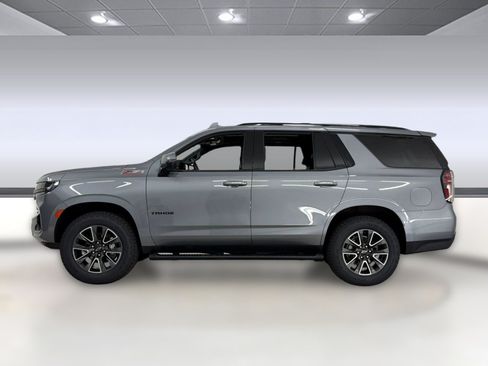 Used 2022 Chevrolet Tahoe Z71 w/ Luxury Package AWD/4WD image 2