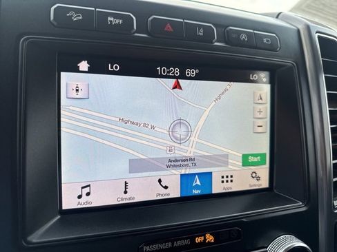 Used 2019 Ford Expedition Platinum image 3