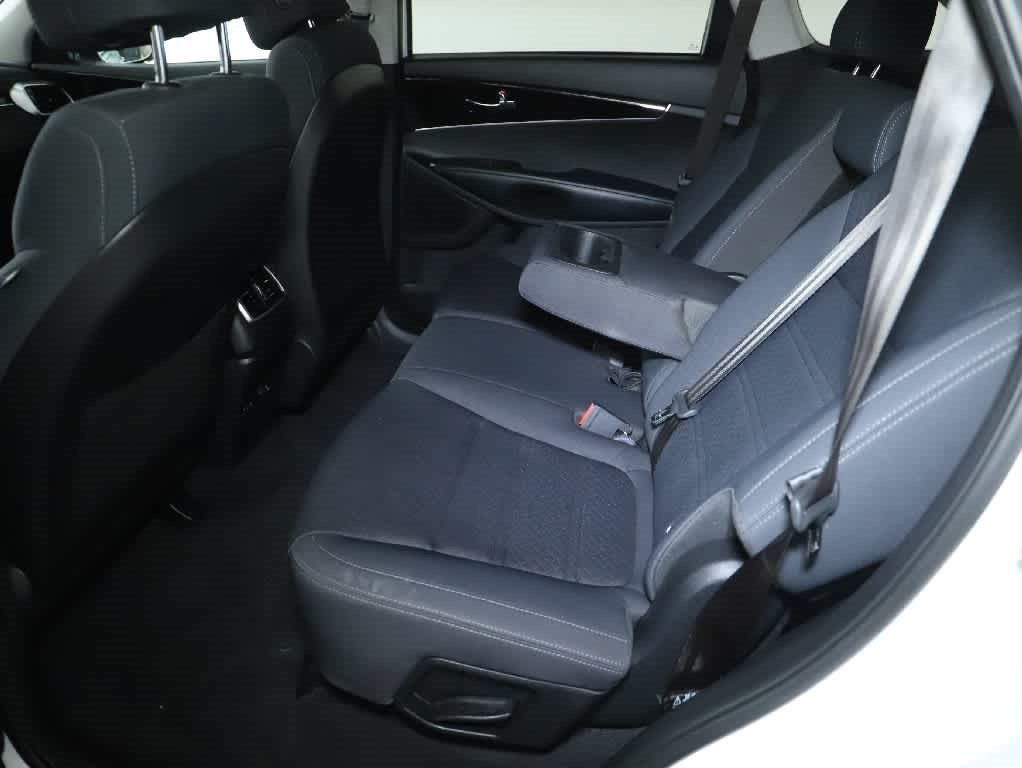 Used 2017 Kia Sorento FWD image 14