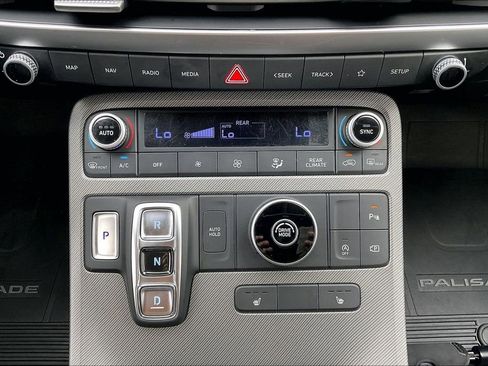 Used 2023 Hyundai Palisade SEL FWD image 32