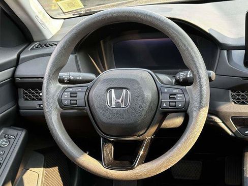 Used 2023 Honda Accord EX image 17