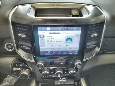 Used 2022 RAM 1500 Big Horn AWD/4WD image 16