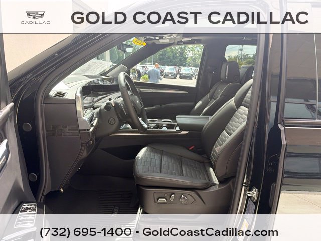 Certified 2026 Cadillac Escalade V w/ LPO, ONYX Package AWD/4WD image 22