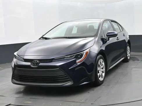 Used 2024 Toyota Corolla LE FWD image 1