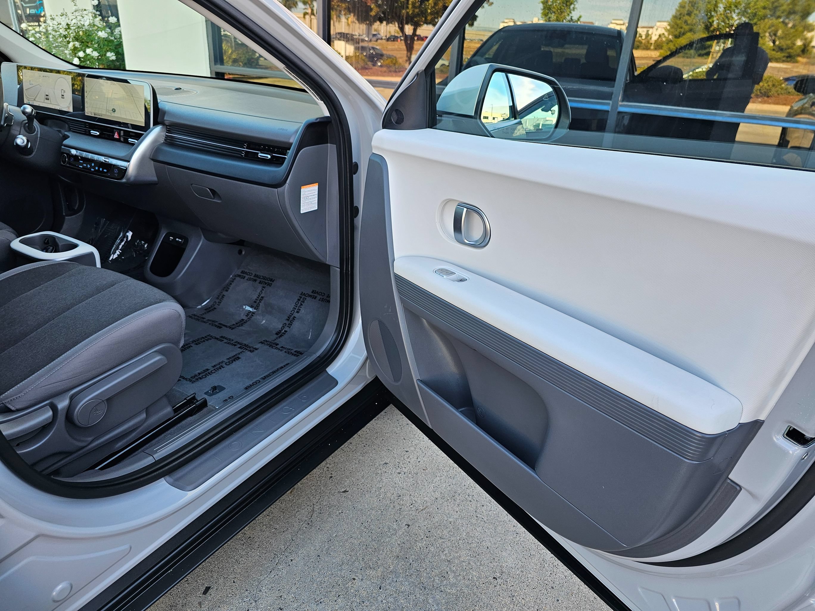 Used 2024 Hyundai Ioniq 5 SEL RWD image 23