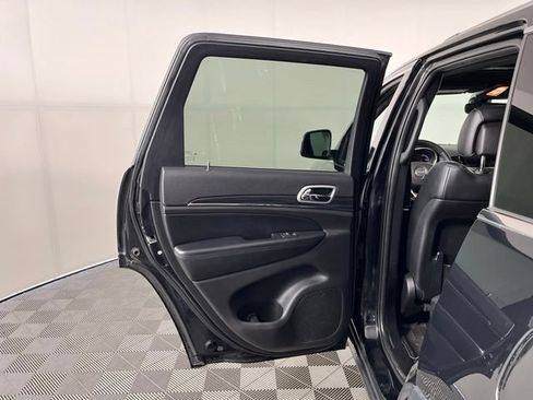 Used 2020 Jeep Grand Cherokee Limited AWD/4WD image 38