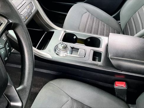Used 2020 Ford Fusion SE AWD/4WD image 21
