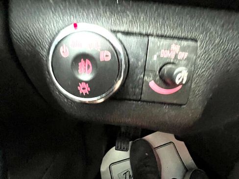 Used 2011 GMC Acadia SLE image 24