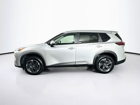 Used 2025 Nissan Rogue SV FWD image 4