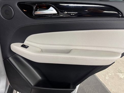 Used 2016 Mercedes-Benz GLE 400 4MATIC image 54