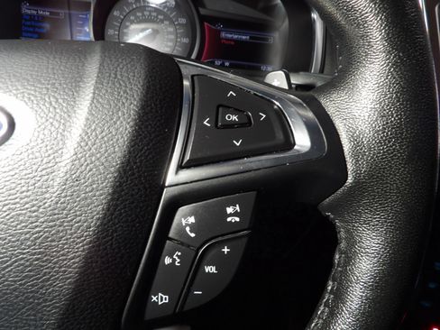 Used 2019 Ford Edge Titanium w/ Cold Weather Package AWD/4WD image 18