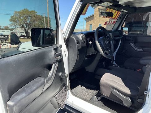 Used 2018 Jeep Wrangler Unlimited Sport AWD/4WD image 22