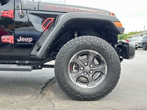 Used 2022 Jeep Gladiator Rubicon w/ Cold Weather Group AWD/4WD image 12