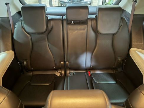 Used 2023 Kia Carnival EX FWD image 42