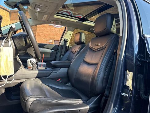 Used 2019 Cadillac XT5 Luxury AWD/4WD image 7