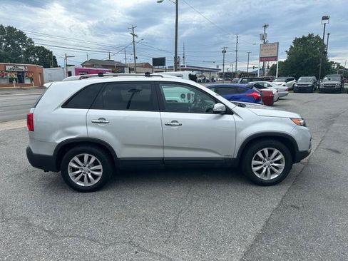 Used 2011 Kia Sorento EX w/ Premium Pkg AWD/4WD image 4