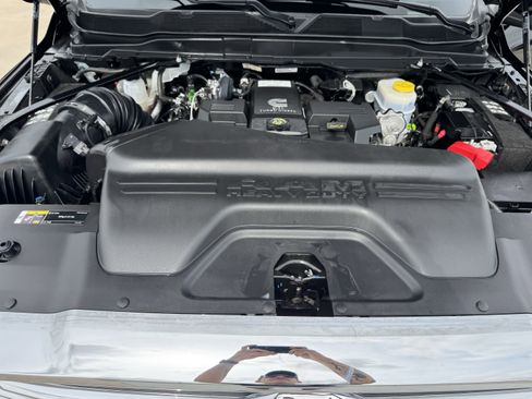Used 2024 RAM 2500 Laramie image 34