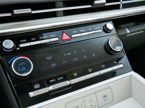 Certified 2026 Hyundai Santa Fe SE AWD/4WD image 22