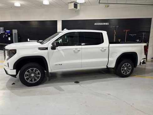 Used 2025 GMC Sierra 1500 AT4 image 3