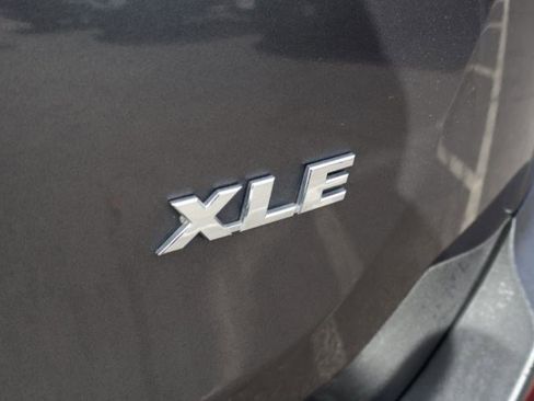 Used 2015 Toyota RAV4 XLE FWD image 11