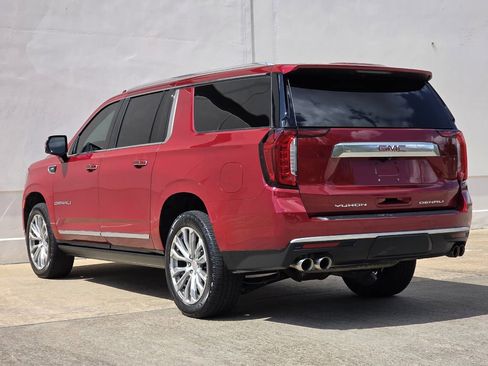 Used 2022 GMC Yukon XL Denali AWD/4WD image 3