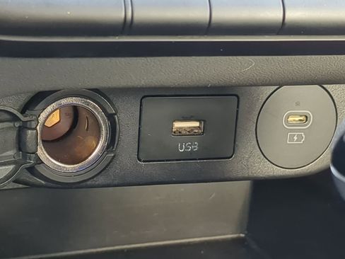 Used 2024 Hyundai Elantra SEL image 32