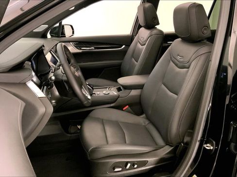 Used 2023 Cadillac XT6 Premium Luxury w/ Technology Package AWD/4WD image 13