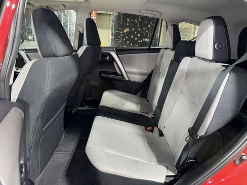 Used 2017 Toyota RAV4 XLE image 17