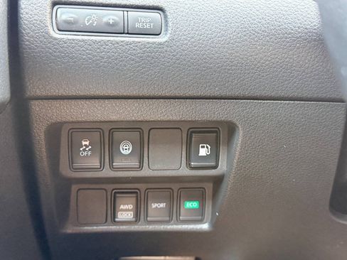 Used 2020 Nissan Rogue S AWD/4WD image 33