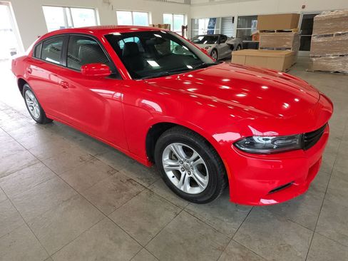Used 2021 Dodge Charger SXT w/ Leather Interior Group RWD image 5