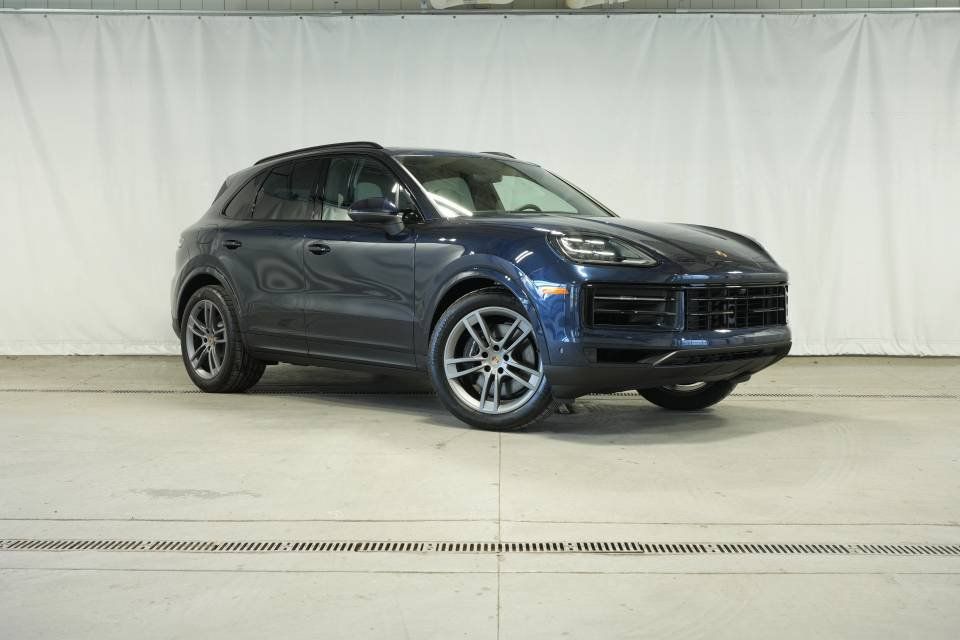 Certified 2026 Porsche Cayenne AWD/4WD image 9
