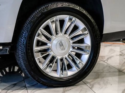 Used 2020 Cadillac Escalade Platinum RWD image 78