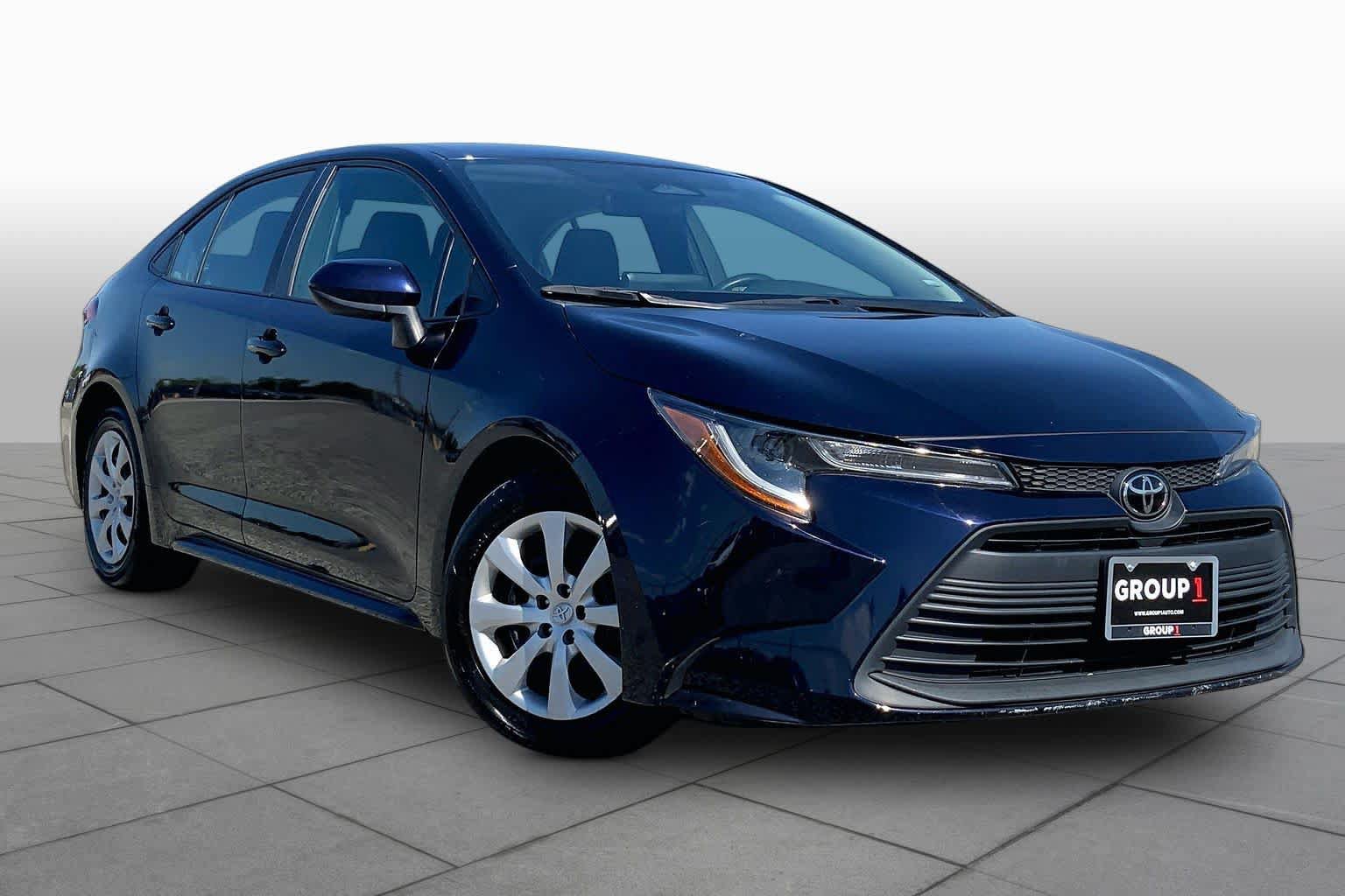 Used 2024 Toyota Corolla LE FWD image 3