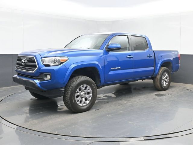 Used 2017 Toyota Tacoma SR5 w/ Tow Package AWD/4WD image 5