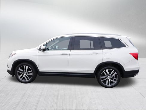 Used 2017 Honda Pilot Touring image 4