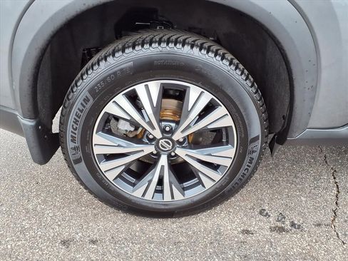 Used 2021 Nissan Rogue SV image 32