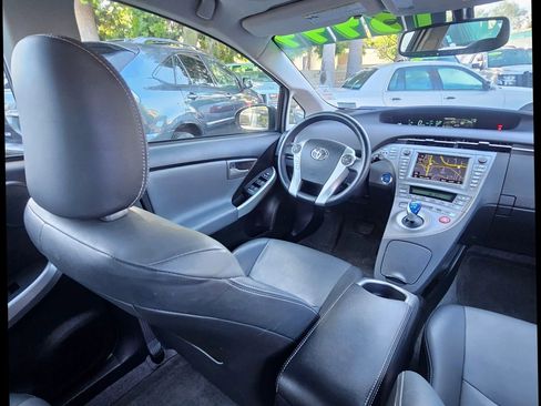 Used 2015 Toyota Prius Four w/ Deluxe Solar Roof Package image 30