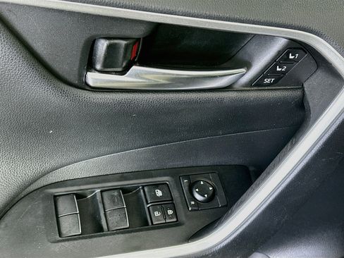 Used 2021 Toyota RAV4 Limited AWD/4WD image 15