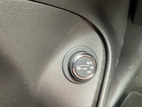 Used 2025 Buick Encore GX Avenir w/ Avenir Technology Package FWD image 14